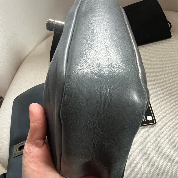 Chanel Black and blue Quilted Shoulder Bag - Picture 13 of 16